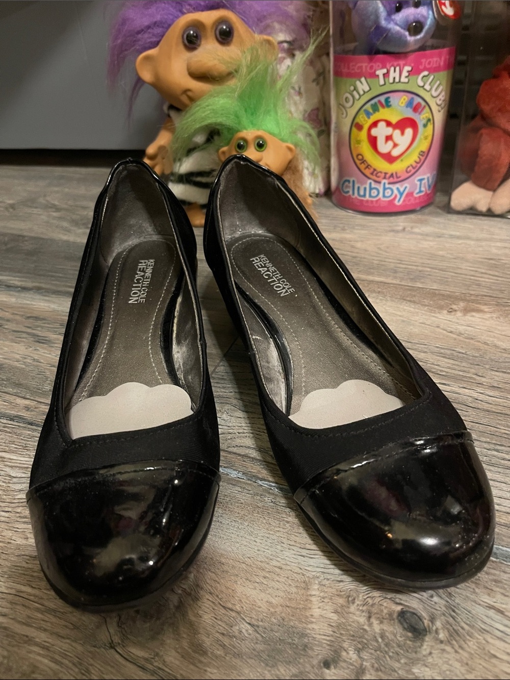 Kenneth Cole Reaction Black Patent Cap-Toe Low Heel Pumps